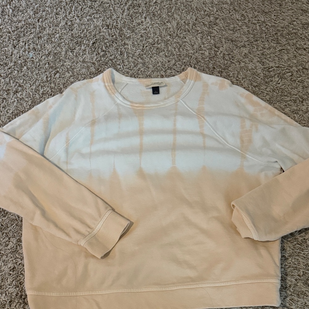 Ombré orange and white sweater